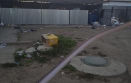 Жители Карымского пожаловались на горы мусора в центре поселка