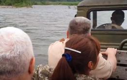 Власти Забайкалья наконец-то посетили село, где в магазинах пустые полки, нет электричества и дорог (видео)