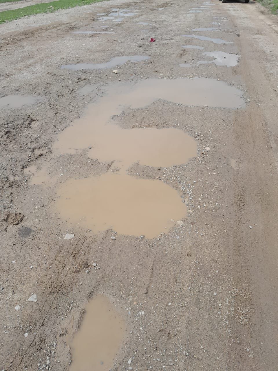 На разбитые дороги жалуются жители села Домно-Ключи в Забайкалье