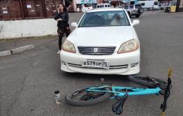 Автоледи в Чите сбила велосипедистку, а потом ударила ее по голове