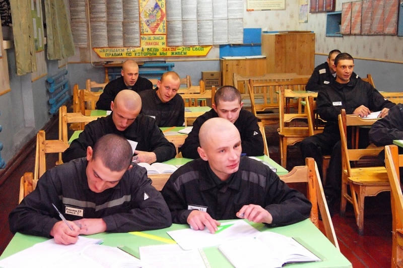 Более 80 заключенных сдают школьные экзамены в колониях Забайкалья