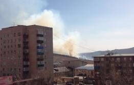 Лес горит а площади в 1 га на Батарейной сопке в Чите