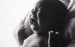 Миллион требуют родные девочки, во влагалище которой медсестра затолкала салфетки