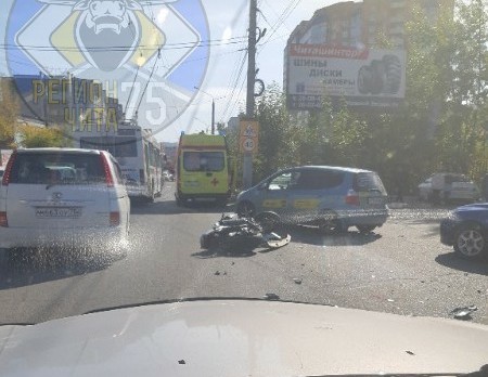 В Чите в аварии пострадали мотоциклист и его пассажирка