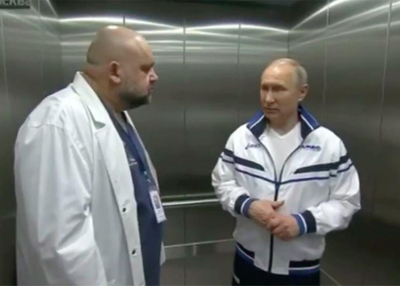 ​Коронавирус нашли у главврача московской больницы - ранее он без маски общался с Путиным 