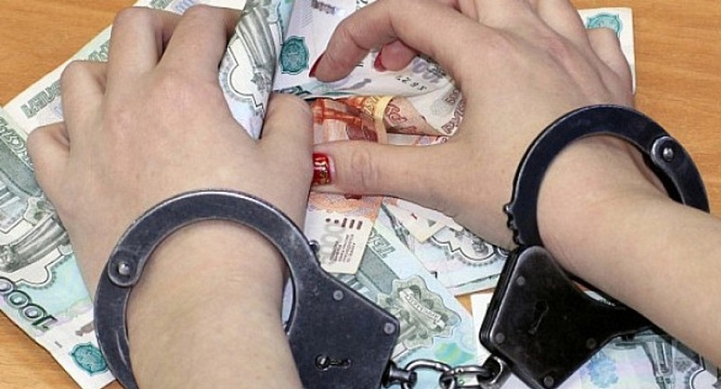 ​Пассажирка обманула таксиста и присвоила 64 тысячи рублей