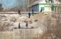 ​Первомайцы и ясногорцы возмущены, что в их поселках не залили горки для детей