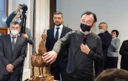В Чите открылась выставка всемирного известного скульптора Даши Намдакова