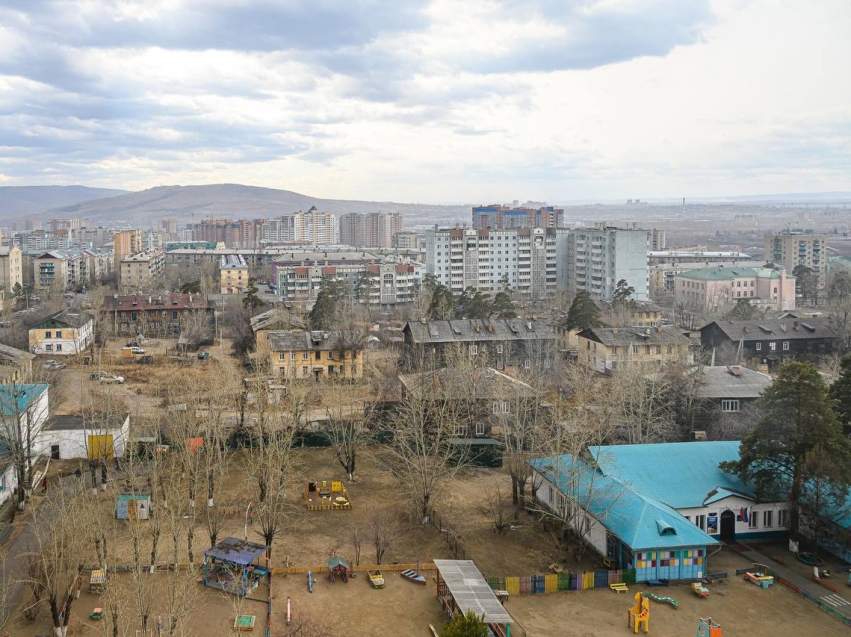 65 аварийных домов расселят в Чите 