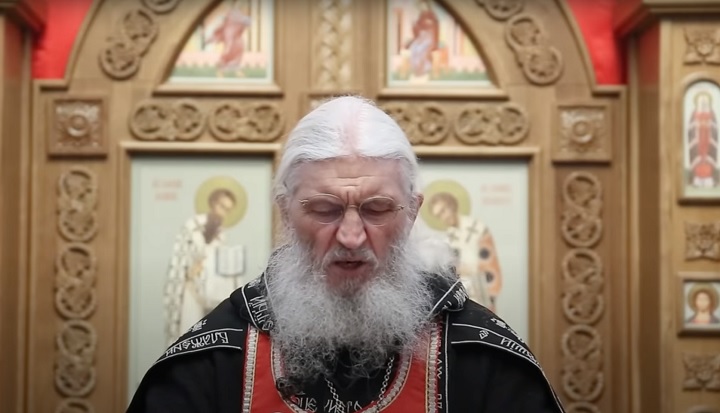 Основатель Среднеуральского женского монастыря проклял всех, кто посягает на закрытие храмов из-за пандемии. Позже его лишили права проповедовать. (Видео)