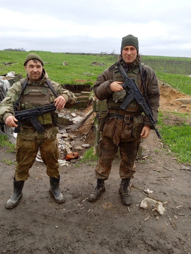 Два героя, два Кости