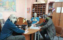 ​Планерка «Вечорки» прошла в противогазах из-за коронавируса (видео)