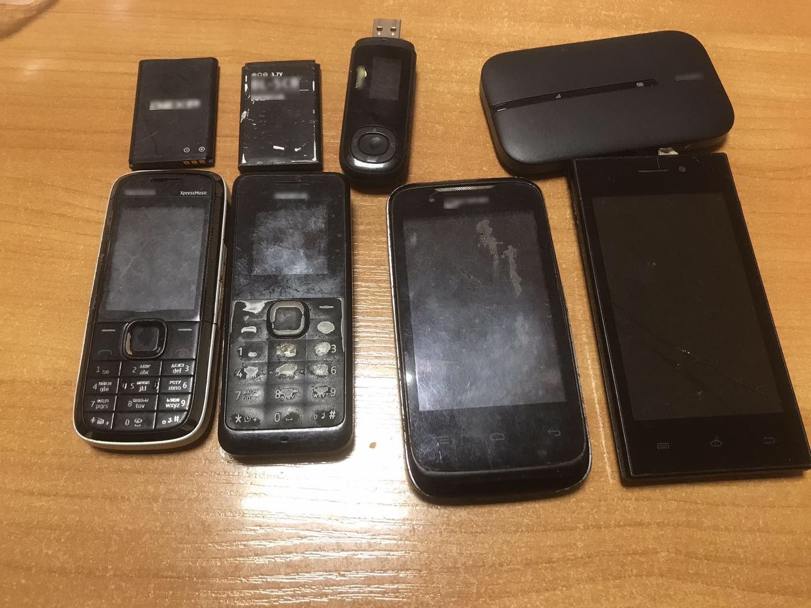 Сотовые телефоны пытались доставить  в ИК-3 в Чите
