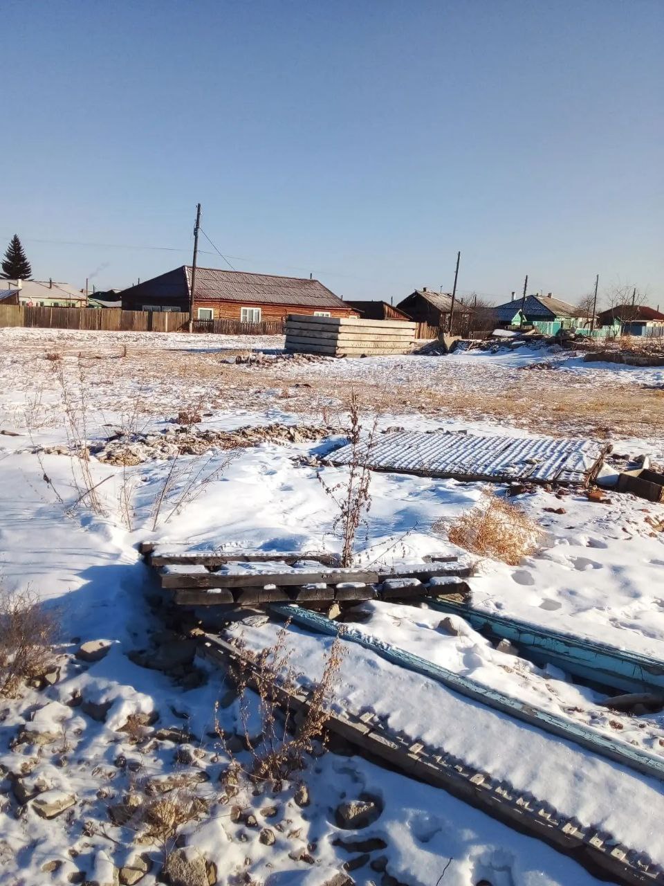 Ремонт дороги и ликвидацию свалки требуют жители Улет