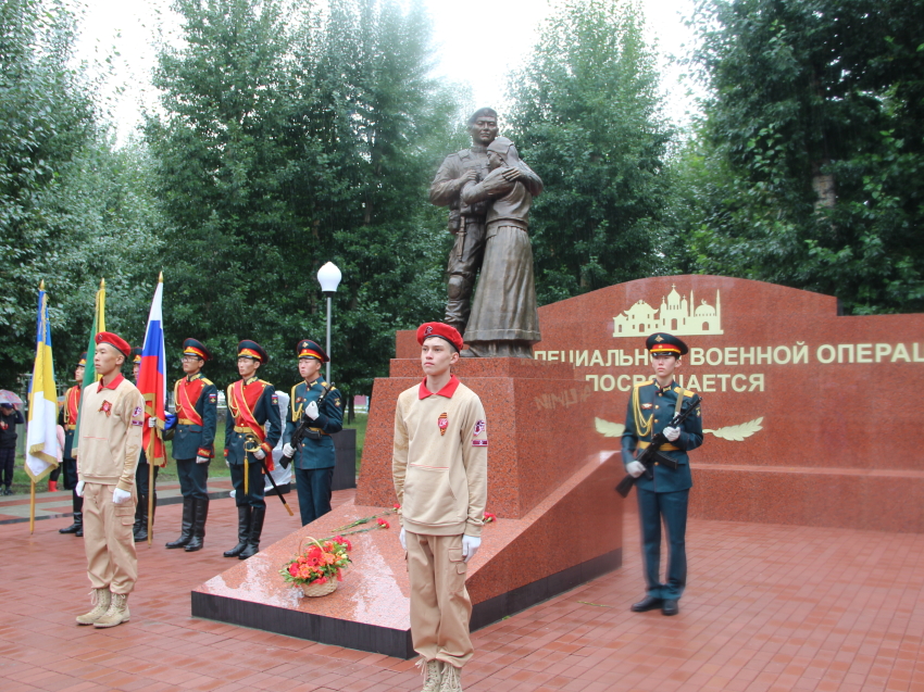 Первый памятник героям СВО открыли в Забайкалье