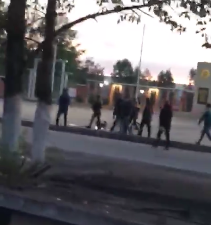 Подростки закидали камнями окна отдела полиции в Забайкалье (видео)