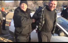 Оппозиция сломала забор на кладбище в Чите ради съемок фильма с Лехой Кочегаром — соцсети (видео)
