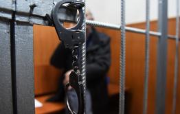 В Забайкалье мужчина обвиняется в интимной связи с несовершеннолетней падчерицей. Он взят под стражу.
