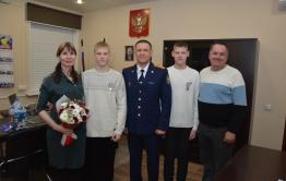 Юные забайкальцы помогли задержать вора и получили медаль