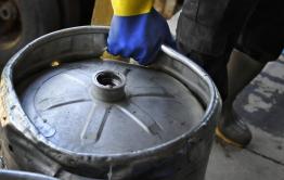 Читинцы украли кегу с пивом и распилили ее болгаркой