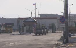 Несмотря на запрет, пограничники РФ выпустили машину в Китай через границу