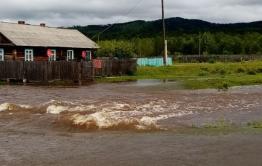 Одно из сёл Забайкалья наполовину затопило рекой