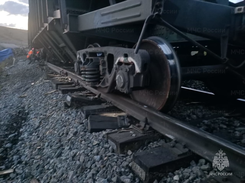 В Забайкалье 12 вагонов поезда сошли с рельсов