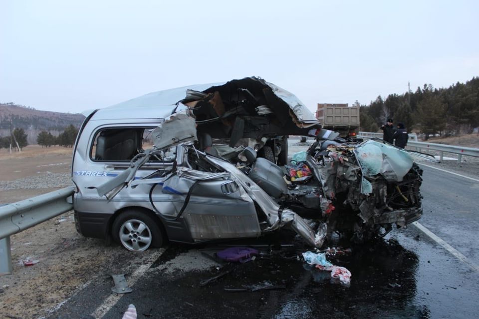 ​Арестован водитель автомобиля, в который врезался микроавтобус в Агинском районе — в этом ДТП погибло семь человек