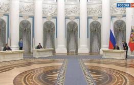 Путин поручил Минобороны обеспечить поддержание мира в ДНР и ЛНР вооруженными силами