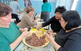 Жители забайкальского села налепили 3 тысячи бууз для участников СВО к Сагаалгану