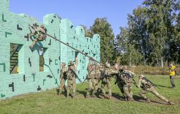 Военнослужащим России проиндексируют зарплату