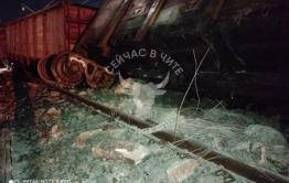 Восемь грузовых вагонов сошли с рельсов в Амурской области